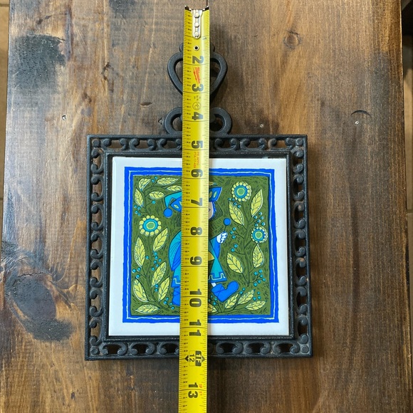 MCM Cast Iron Ceramic Tile Drummer Boy Retro Blues Greens 12x8” Vintage Trivet - Picture 10 of 14